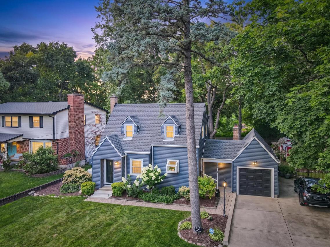 834 Forest Ave., Elgin, IL 60120