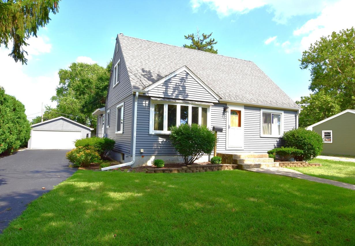 445 N Gerard Ave., Villa Park, IL 60181