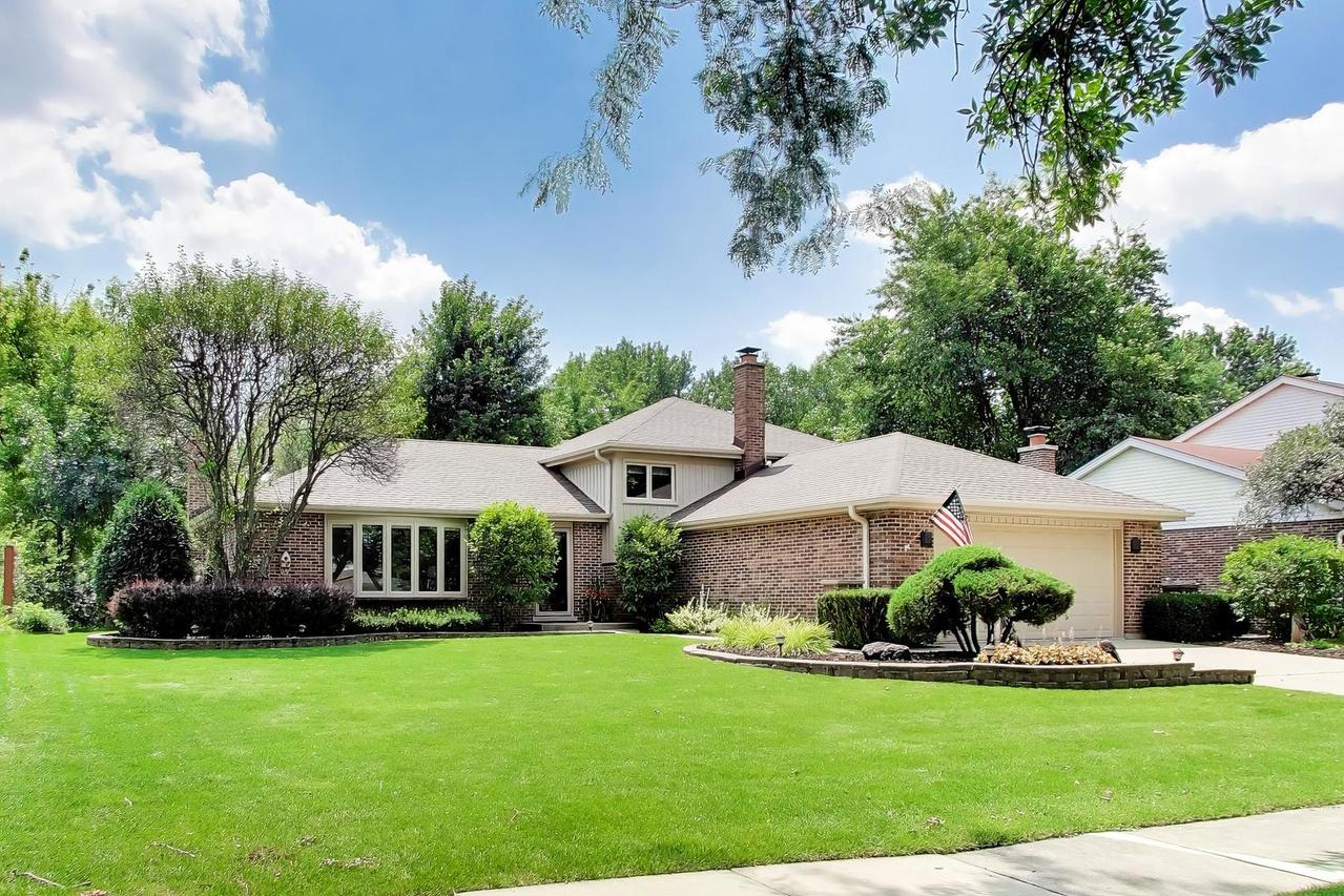 2147 Green Valley Rd., Darien, IL 60561