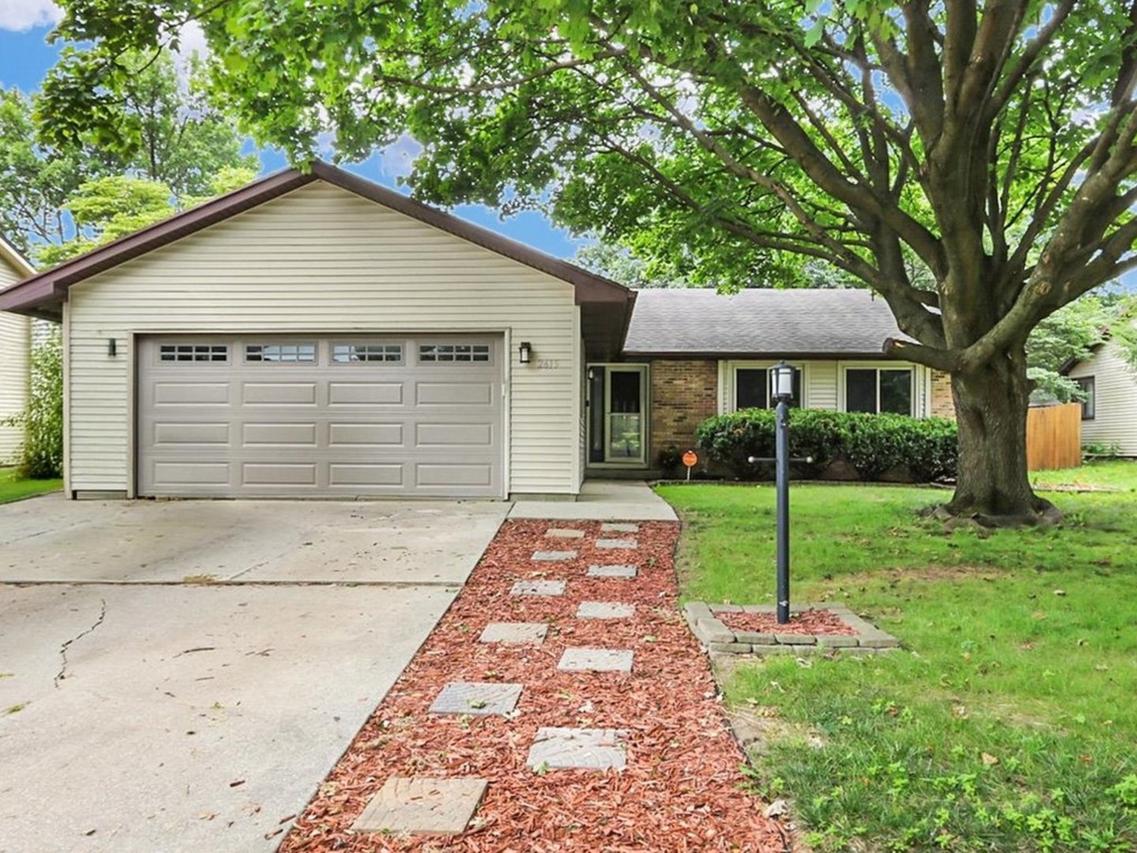 2615 Clayton Blvd., Champaign, IL 61822