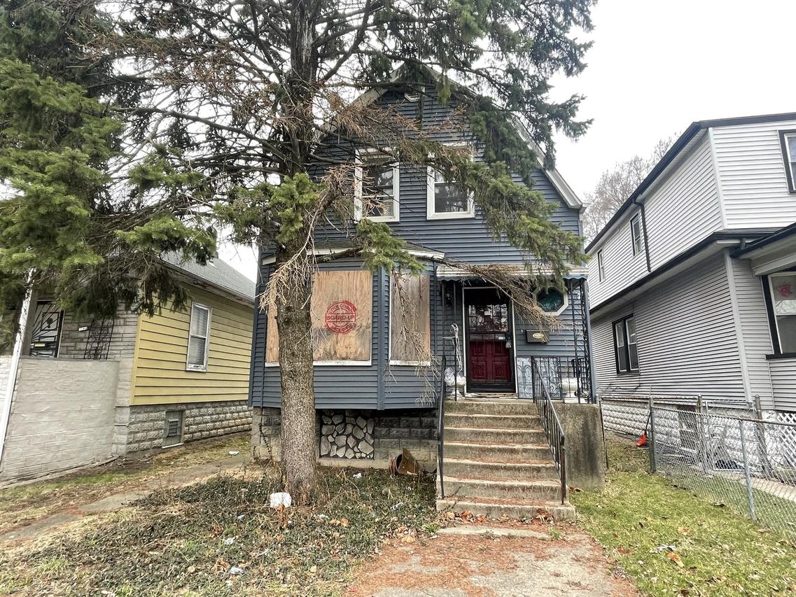 8816 S Lowe Ave., Chicago, IL 60620