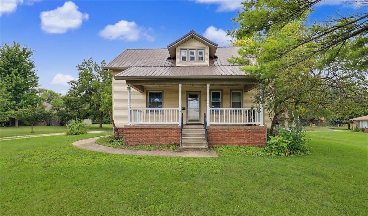 290 S Chestnut St., Minonk, IL 61760