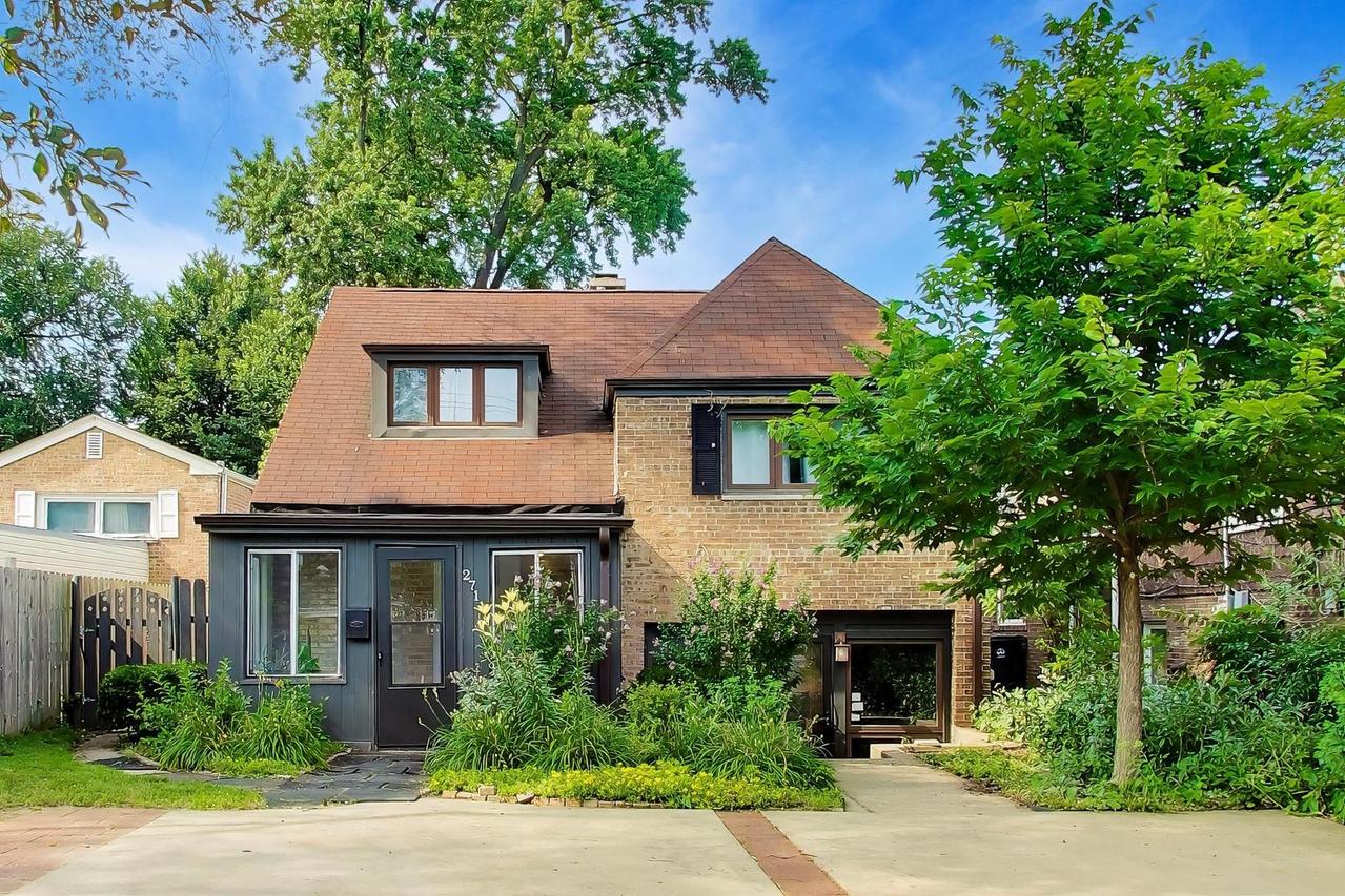 2711 Elgin Rd., Evanston, IL 60201