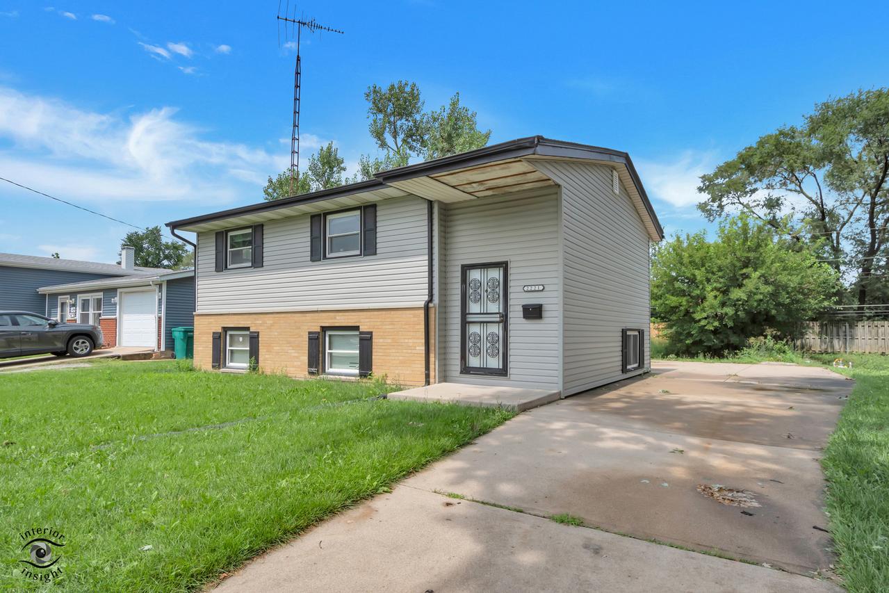 2221 Francine Ave., Joliet, IL 60436