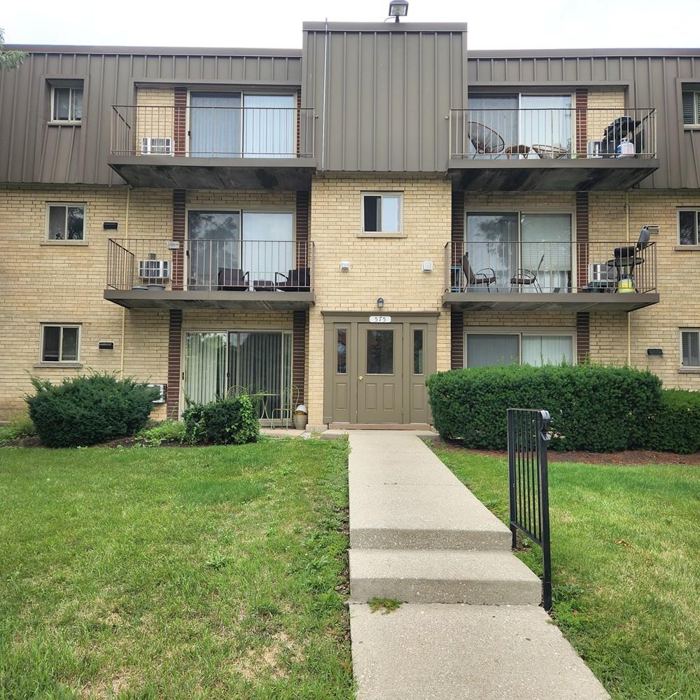 575 Fairway View Dr. #1F, Wheeling, IL 60090
