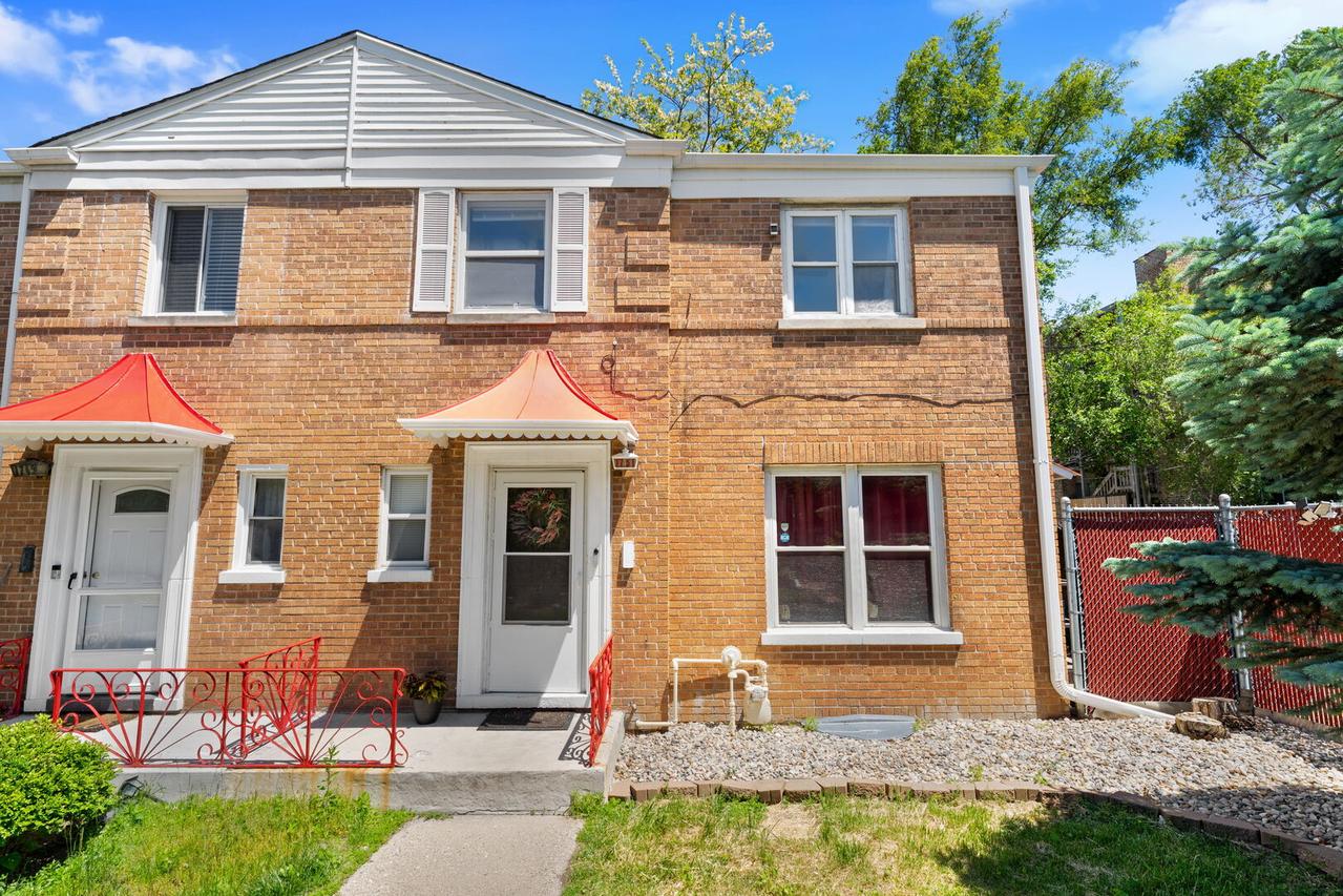 1751 W Chase Ave., Chicago, IL 60626