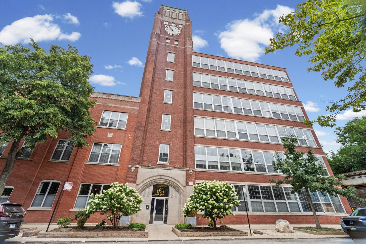 1801 W Larchmont Ave. #103, Chicago, IL 60613