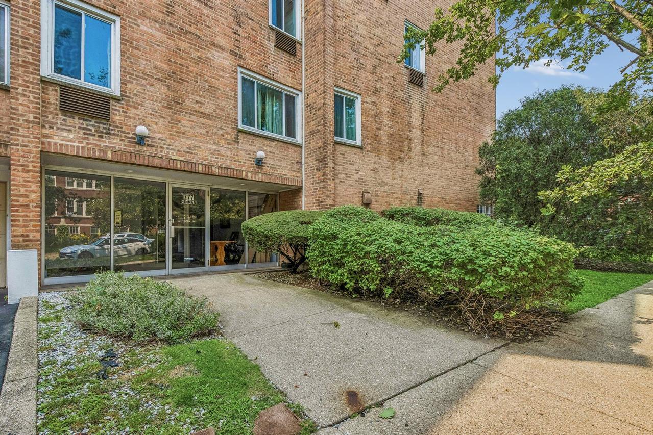 777 Hinman Ave. #35, Evanston, IL 60202