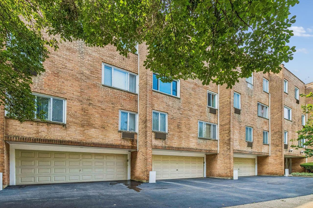 777 Hinman Ave. #35, Evanston, IL 60202