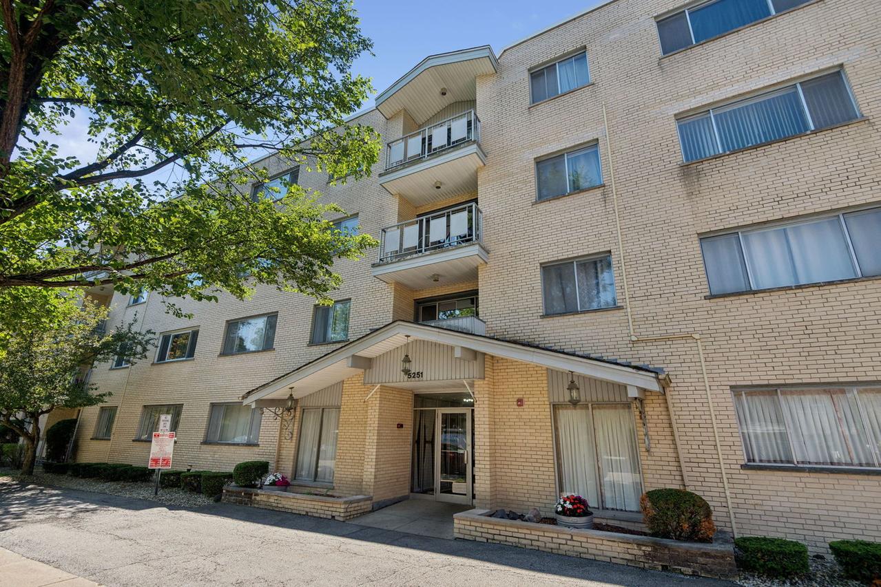 5251 Galitz St. #404, Skokie, IL 60077