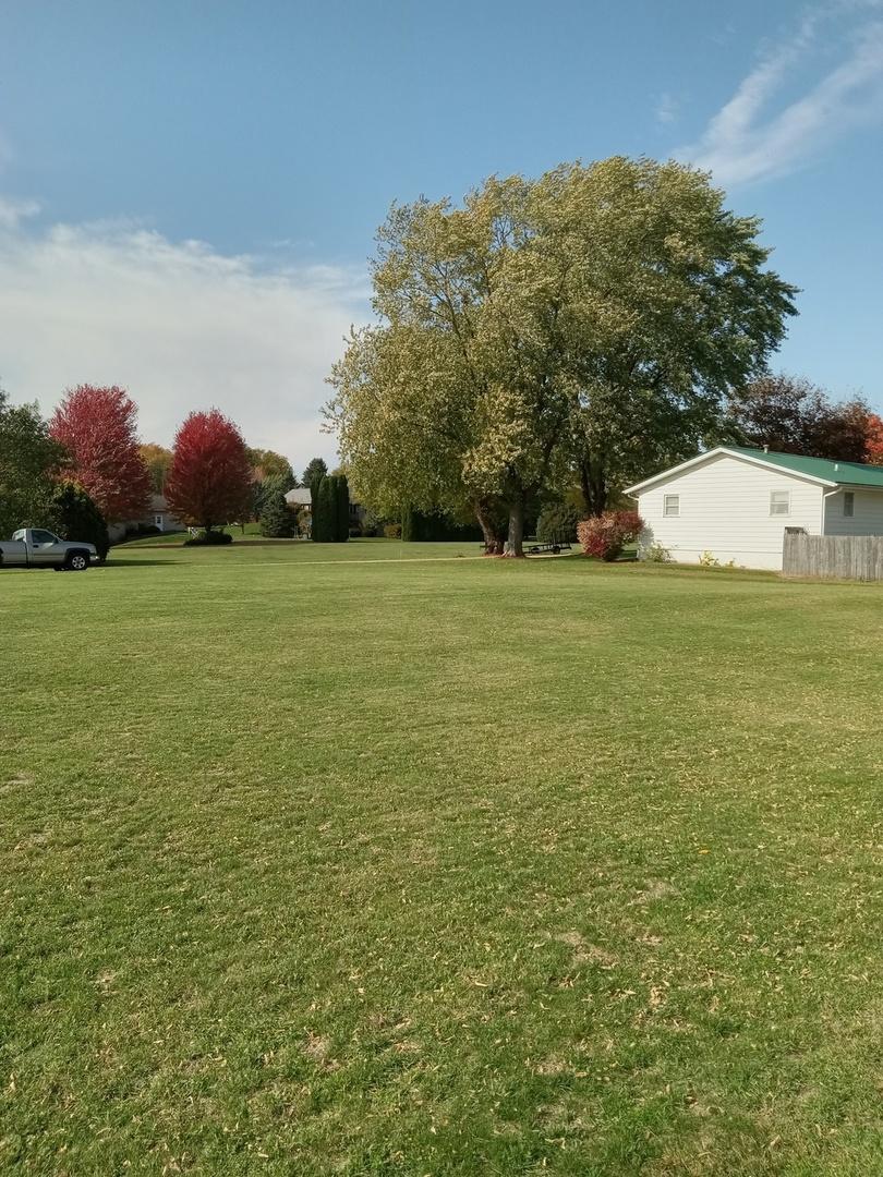 10th Ave., Albany, IL 61230