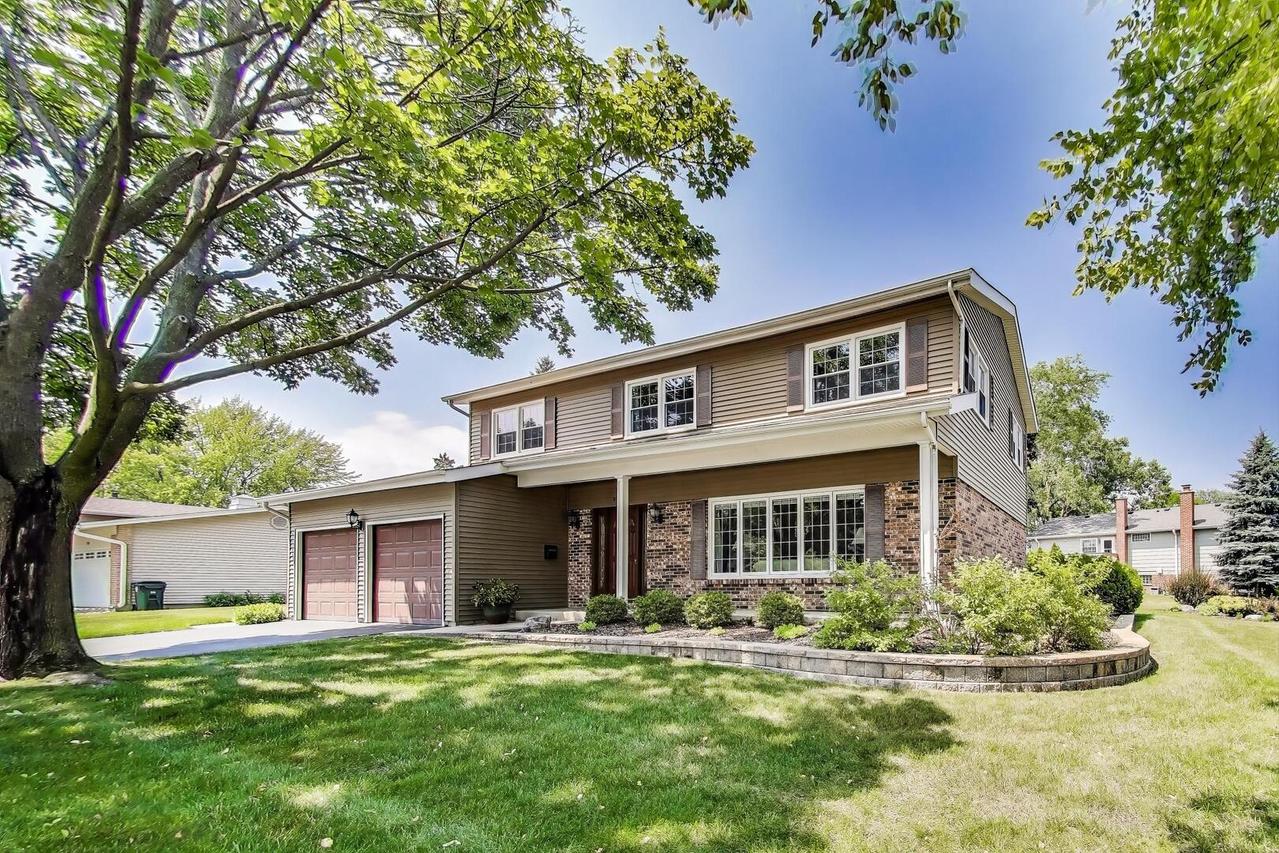 206 W Hintz Rd., Arlington Heights, IL 60004