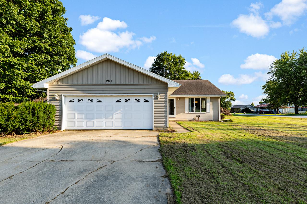 1971 Fleming St., Watseka, IL 60970