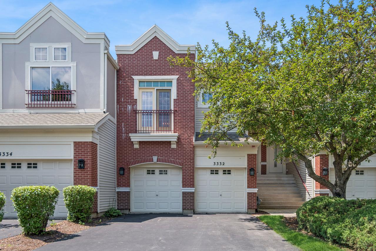 3332 Rosecroft Ln., Naperville, IL 60564