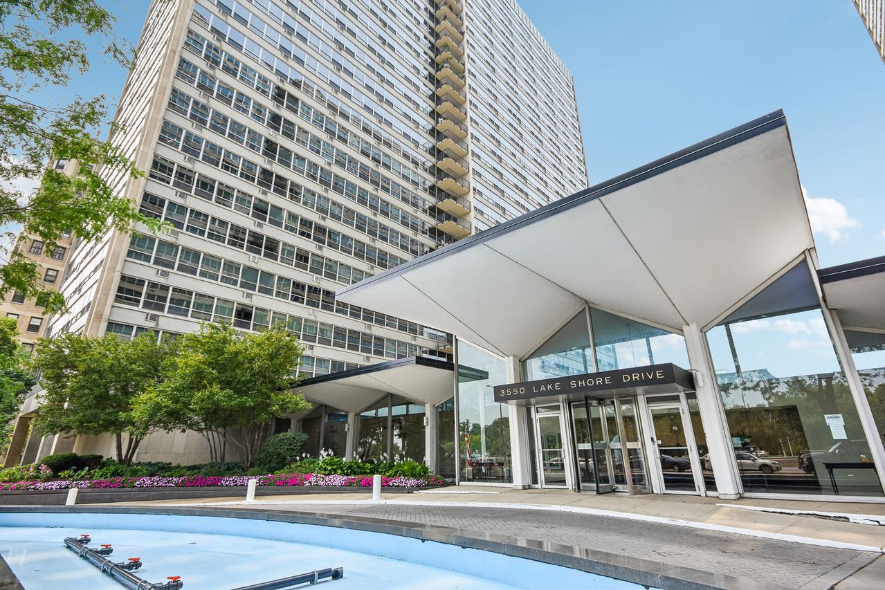 3550 N Lake Shore Dr. #1117, Chicago, IL 60657