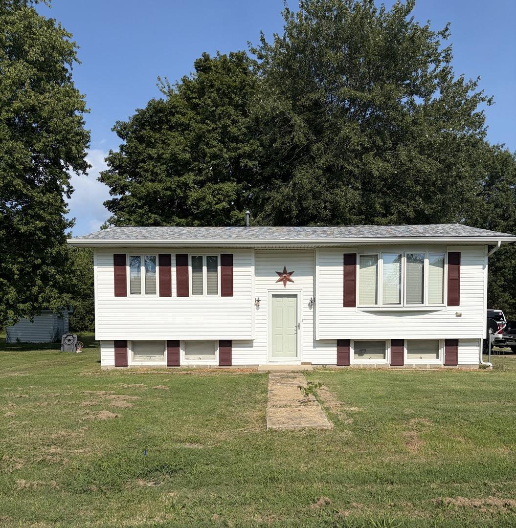 716 S Cockrum St., Sesser, IL 62884
