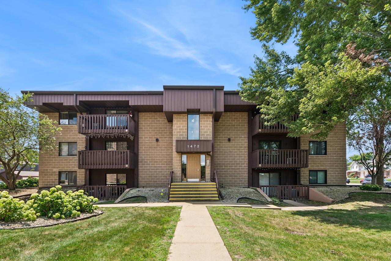 1472 N Rock Run Dr. #2D, Crest Hill, IL 60403