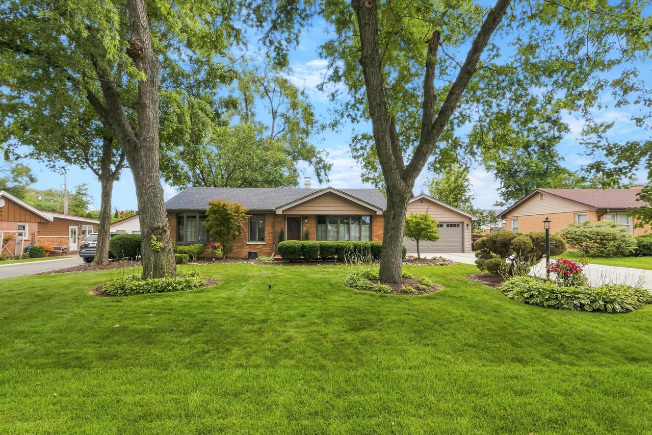 12121 S Nagle Ave., Palos Heights, IL 60463