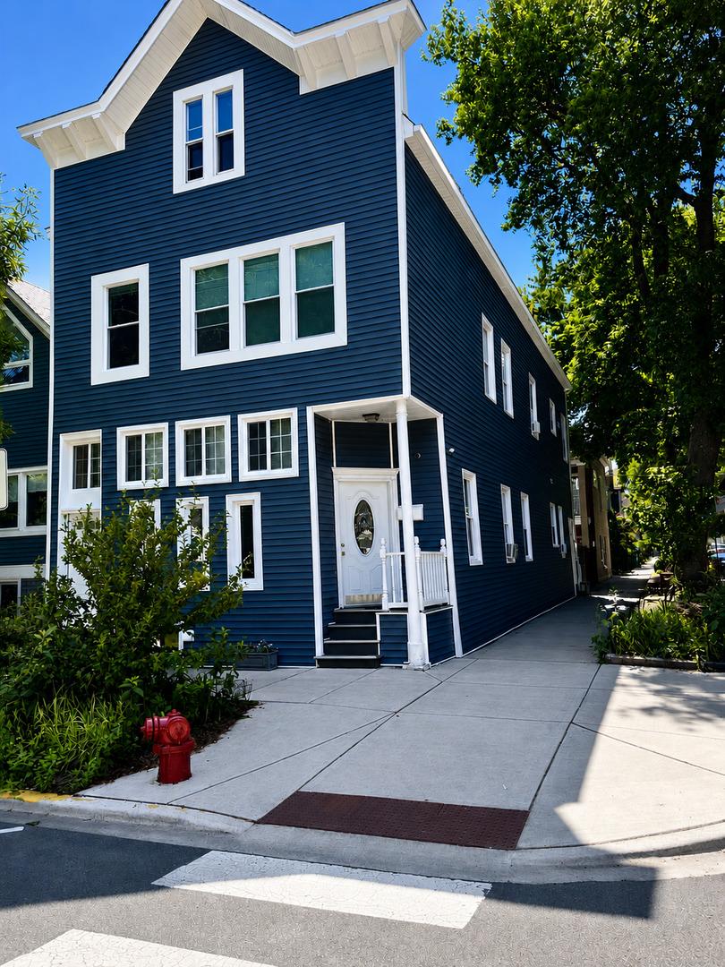 [Address Hidden by Seller], Chicago, IL 60657