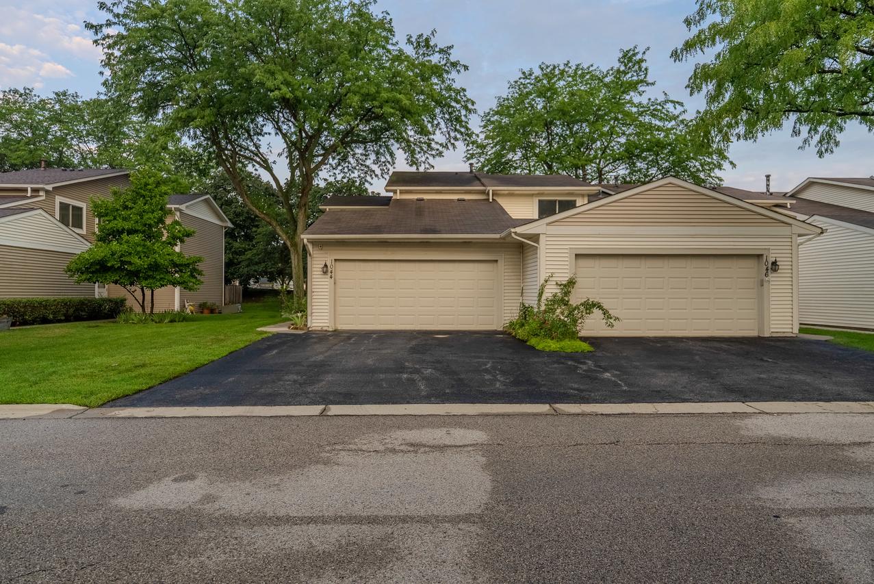 1044 Cumberland Ct., Vernon Hills, IL 60061