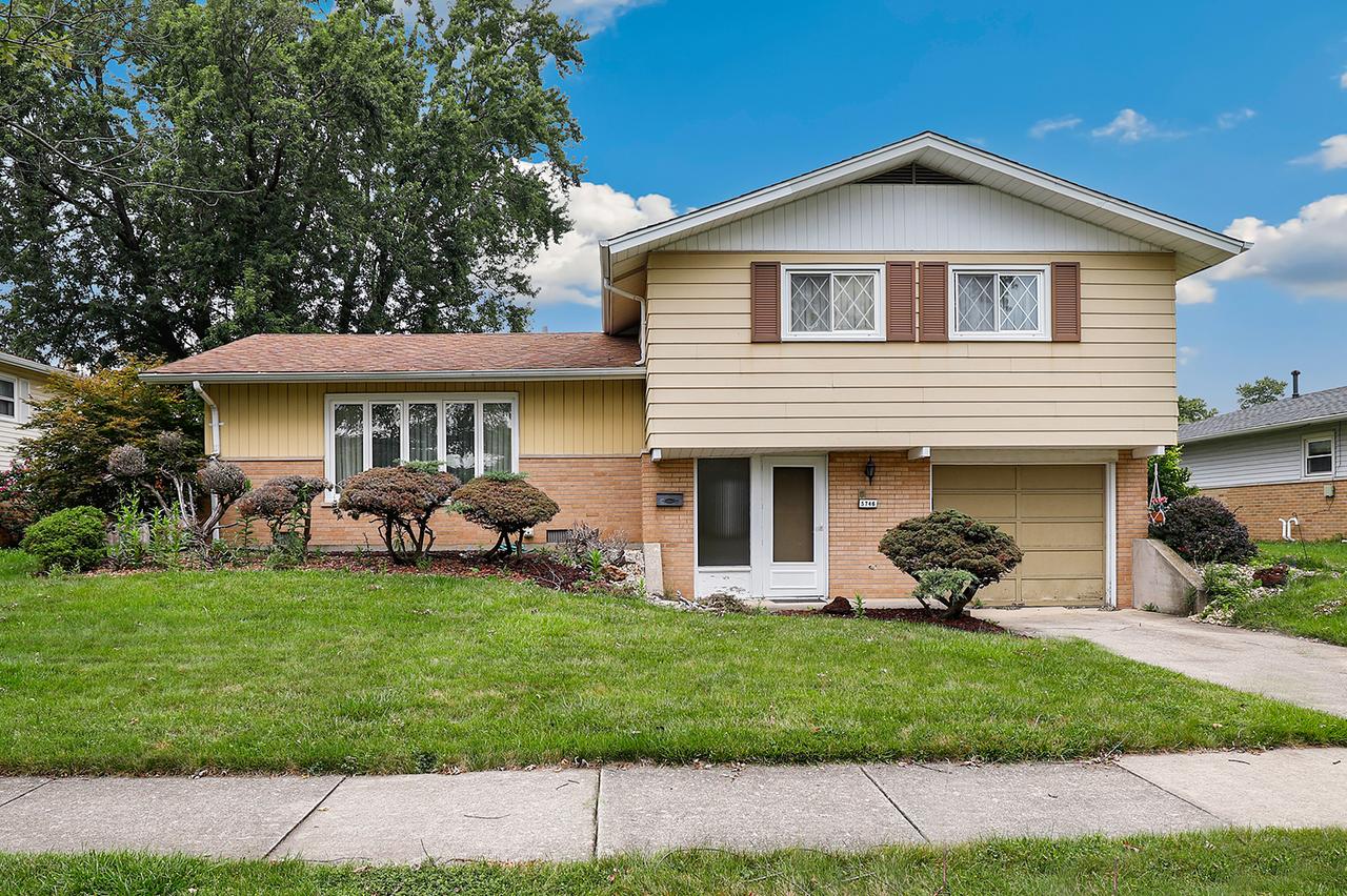 5746 Vine St., Oak Forest, IL 60452