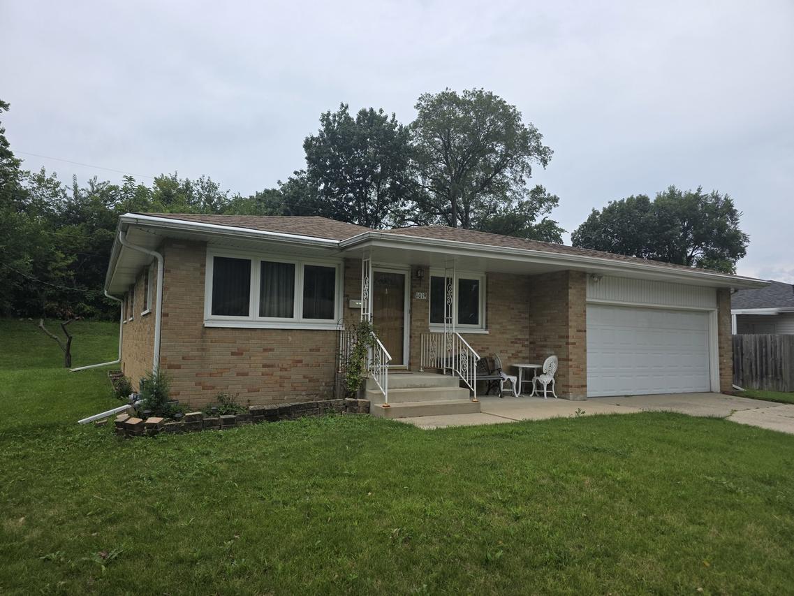 1019 Harmony Dr., Montgomery, IL 60538