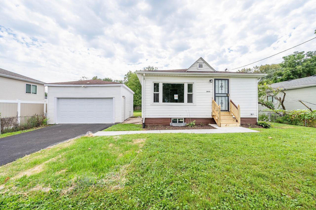 3027 W 141st St., Blue Island, IL 60406