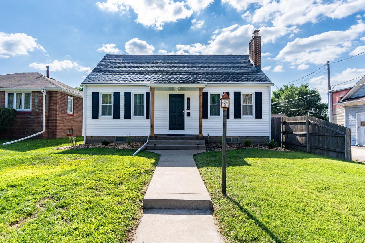 2317 29th St., Moline, IL 61265