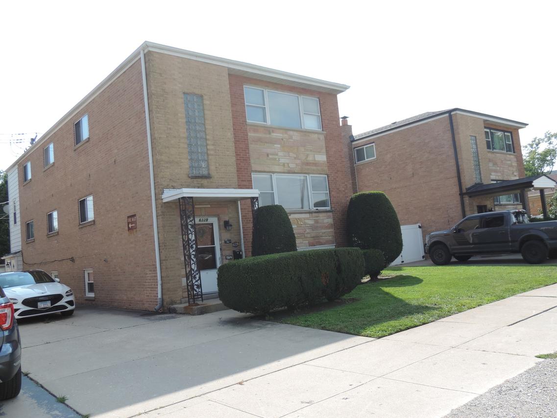 6329 W Touhy Ave., Chicago, IL 60646