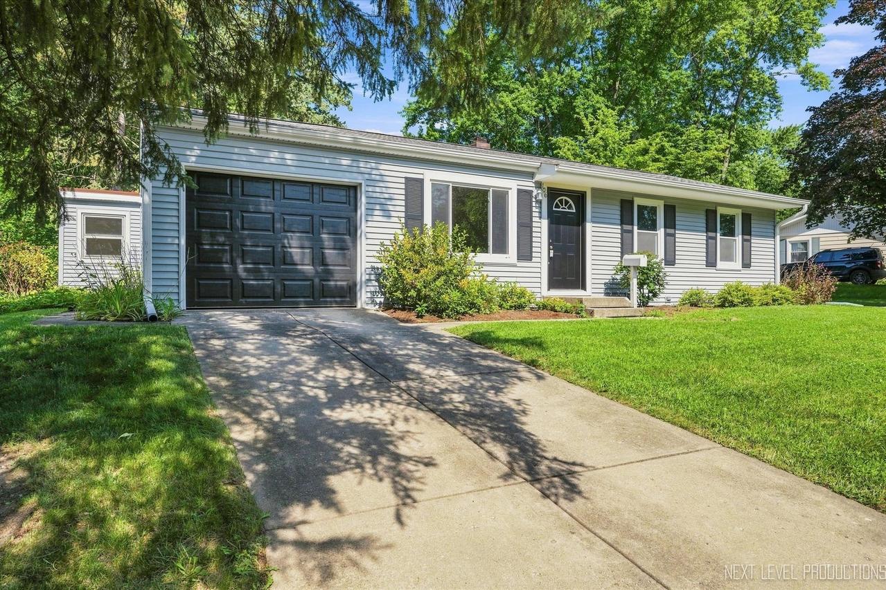 106 Ridge Ln., Geneva, IL 60134