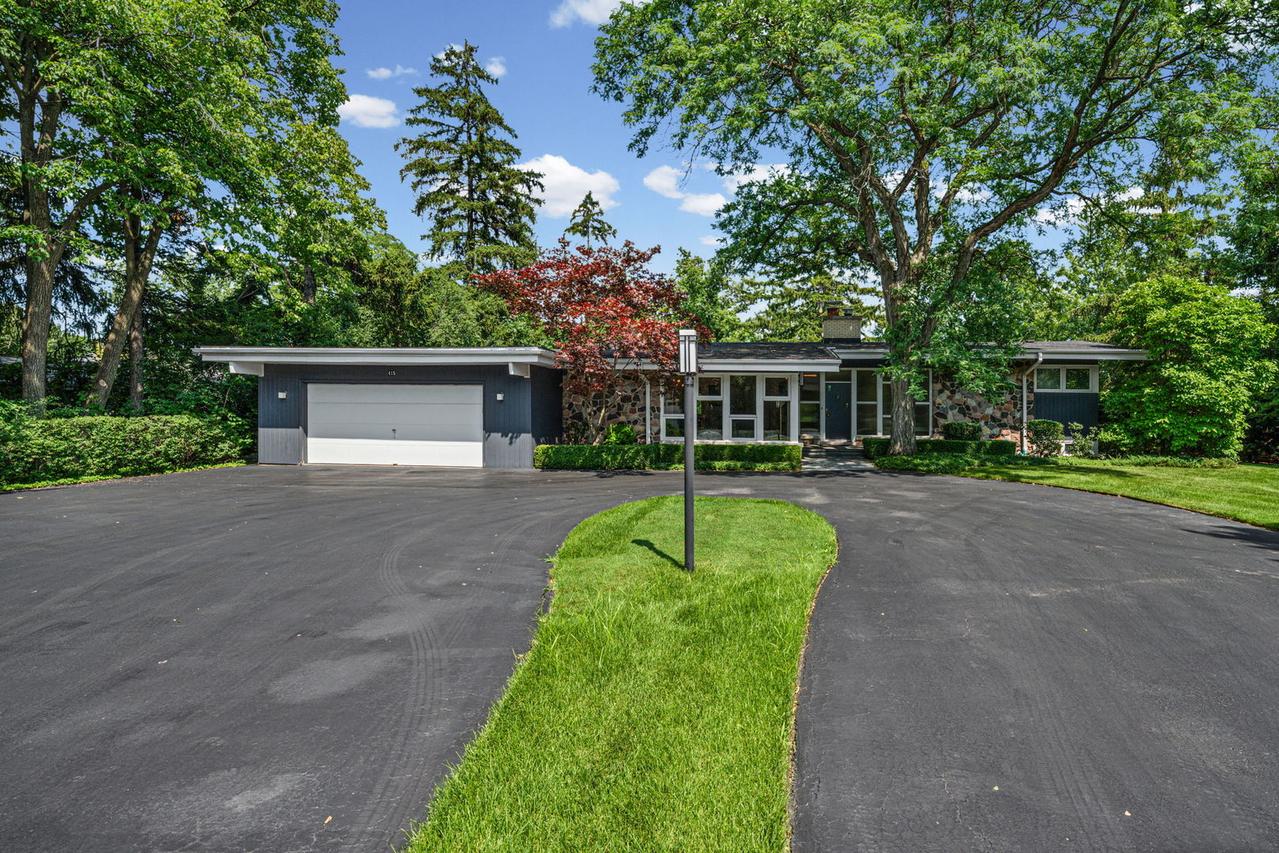 415 Clavey Ln., Highland Park, IL 60035