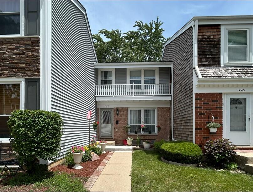 1929 Whitingham Ln., Hoffman Estates, IL 60169