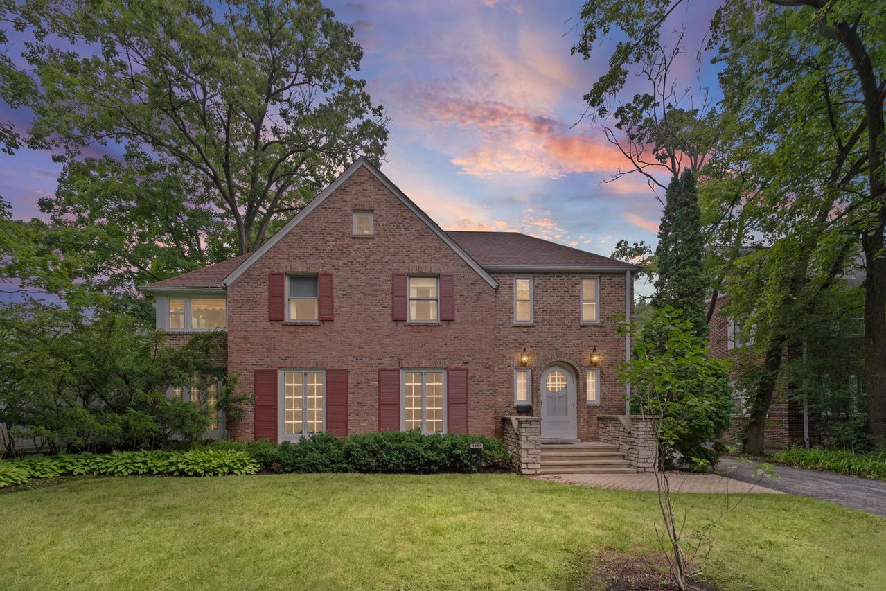 1367 Lincoln Ave., Highland Park, IL 60035