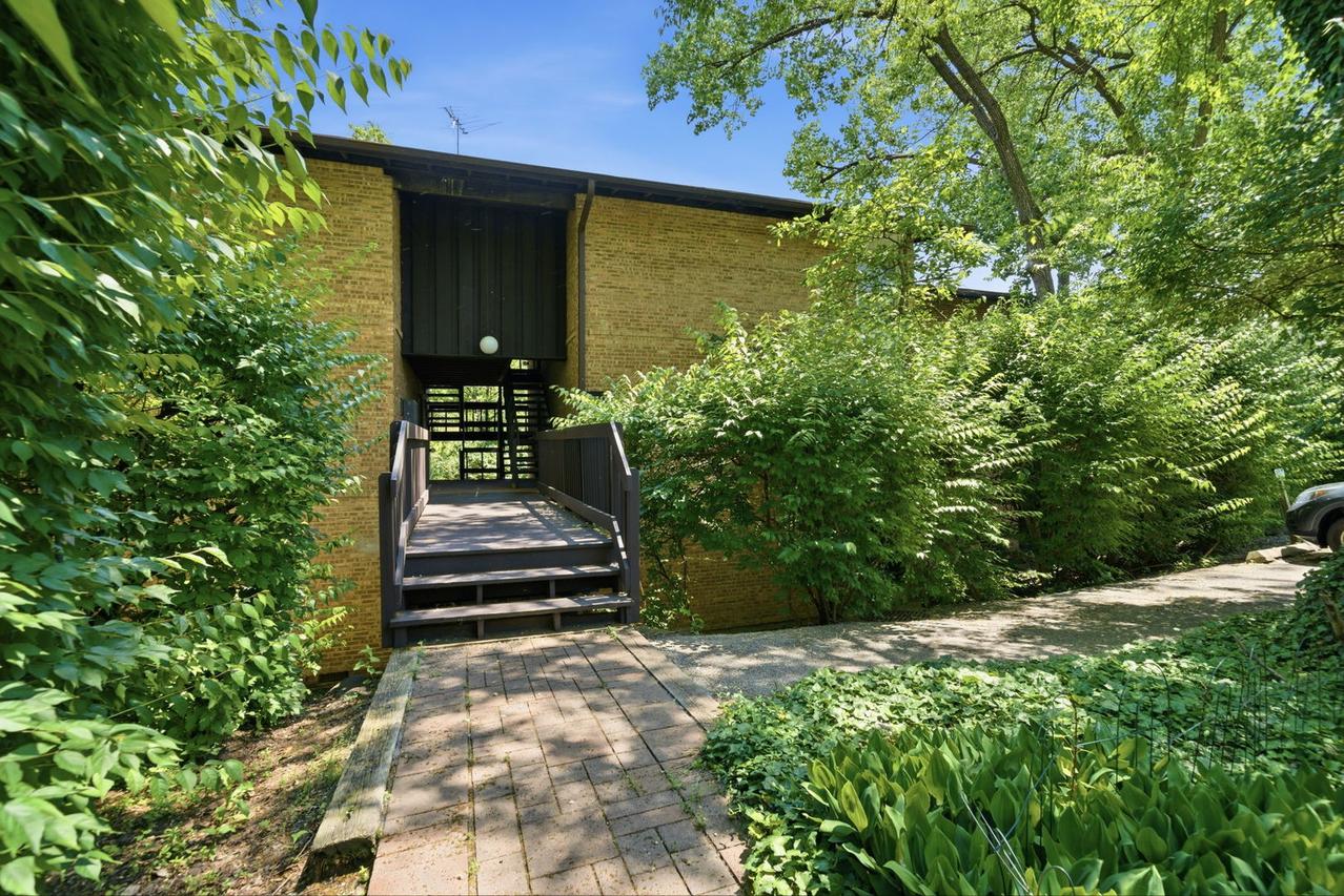 5517 E Lake Dr. #91-E, Lisle, IL 60532