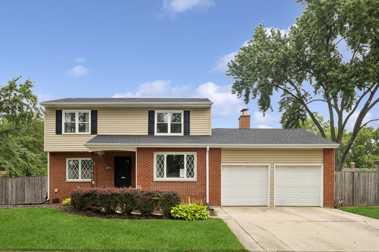 1050 E Kitson Dr., Palatine, IL 60074