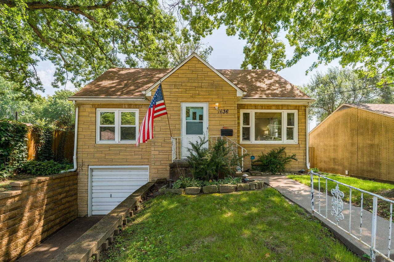 1636 32nd St., Moline, IL 61265