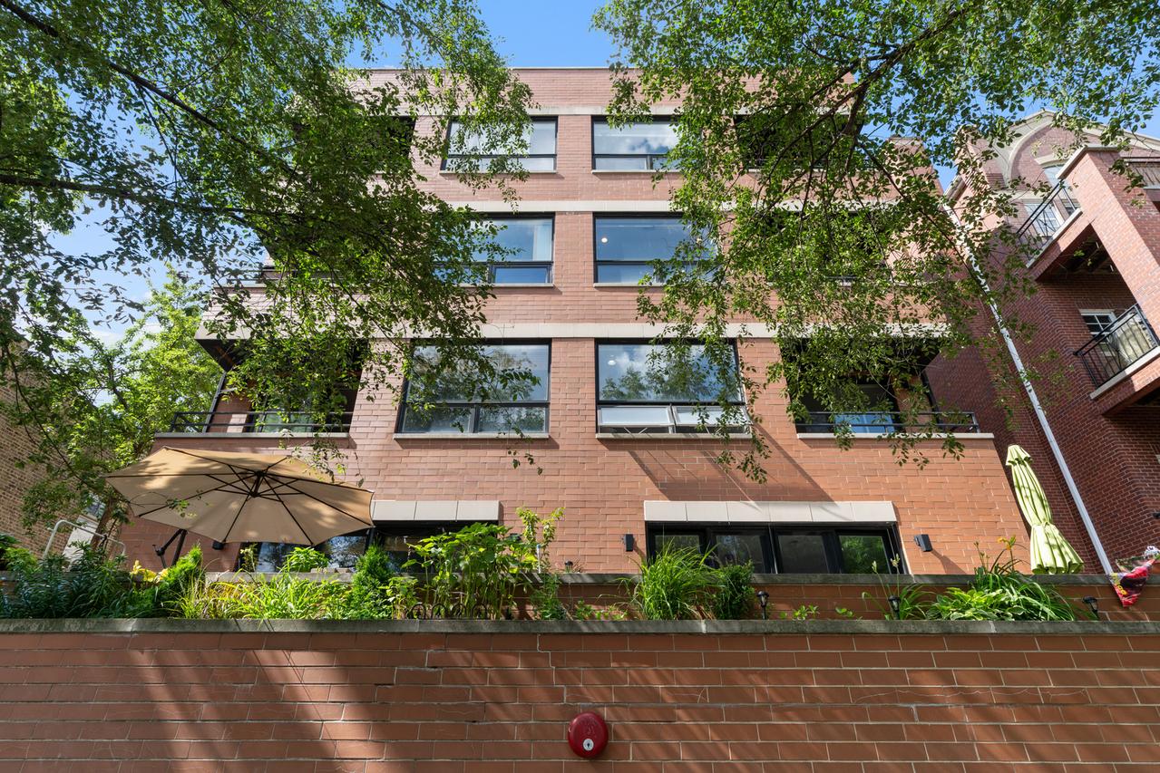 934 W Cuyler Ave. #3D, Chicago, IL 60613