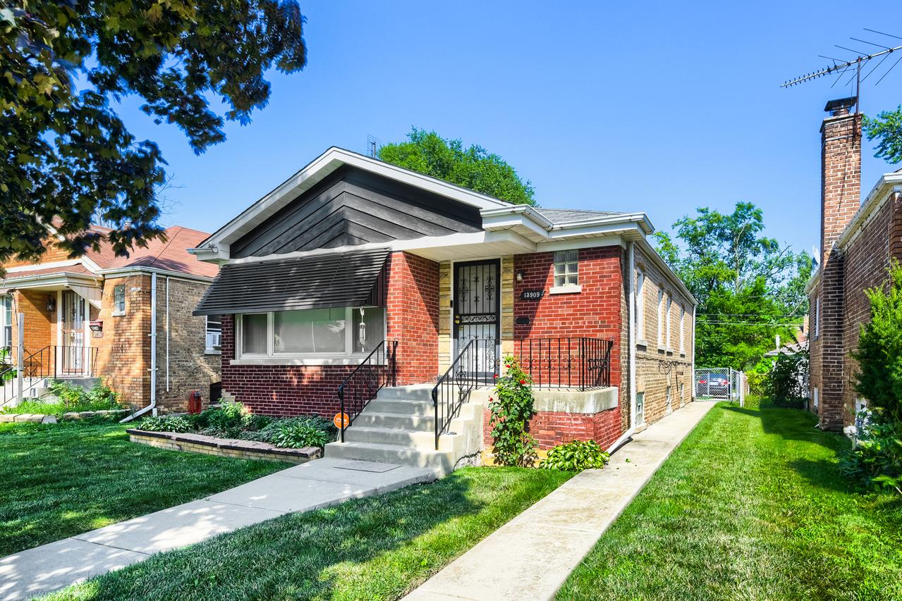 13909 S School St., Riverdale, IL 60827