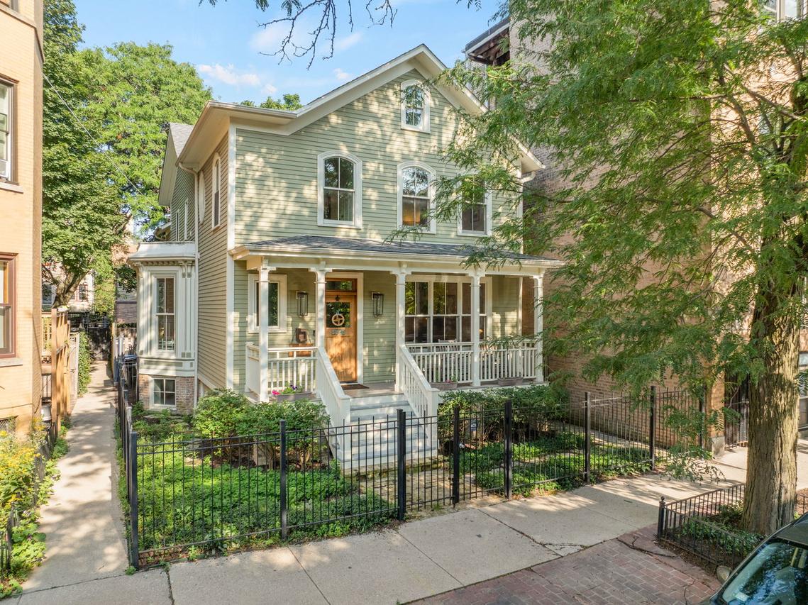 2347 N Geneva Ter., Chicago, IL 60614