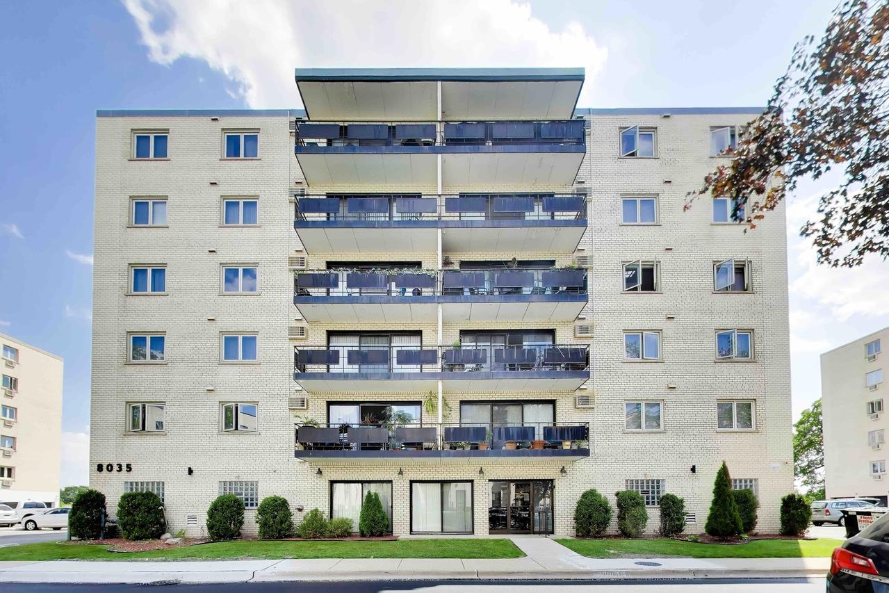 8035 O Connor Dr. #3C, River Grove, IL 60171