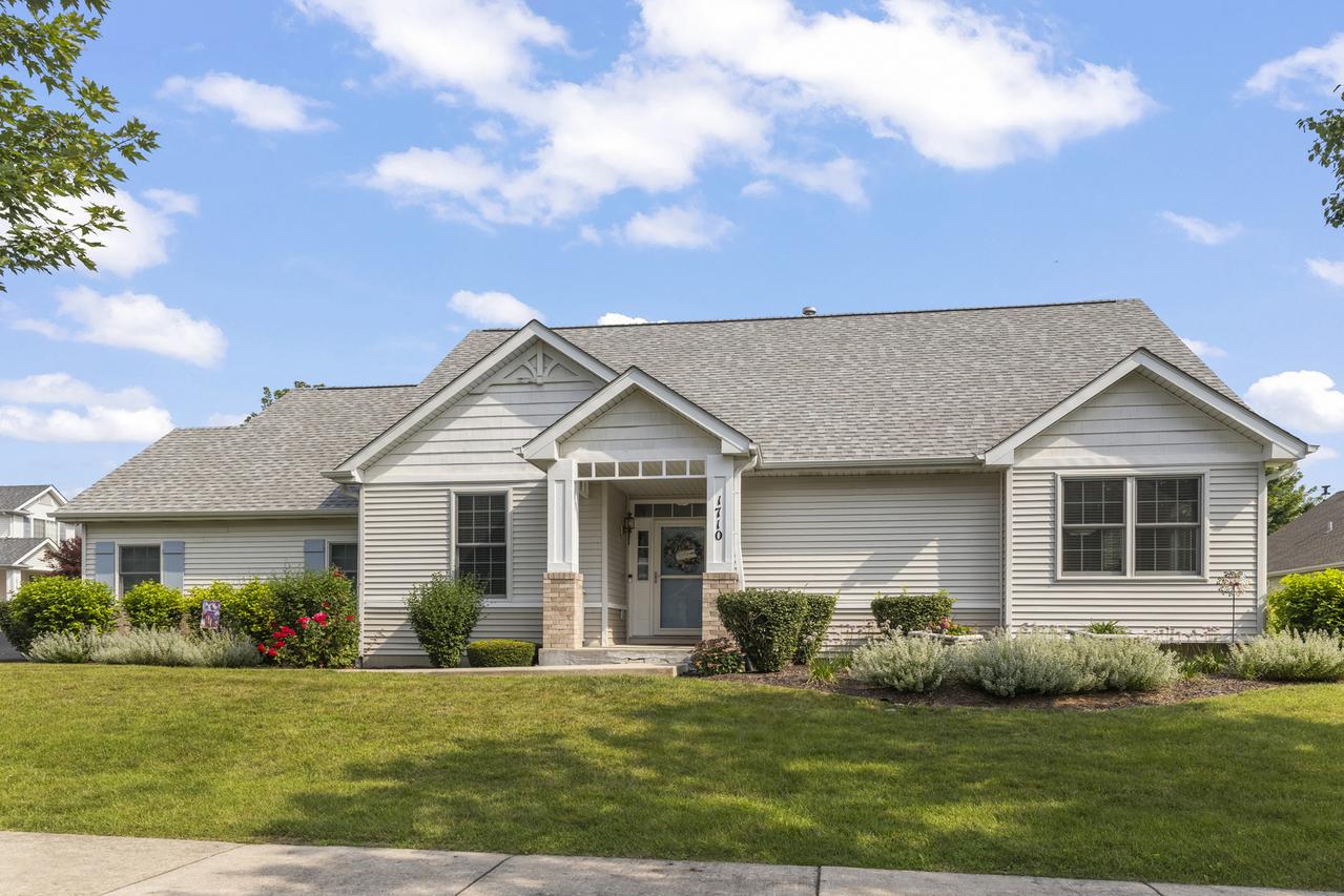 1710 Devonshire Ln., Shorewood, IL 60404