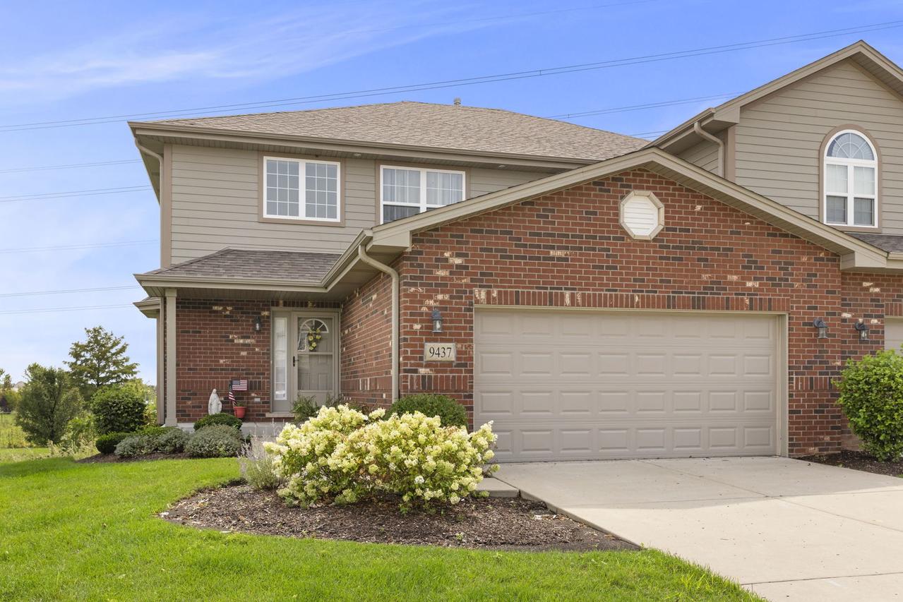9437 Parkwood Ln., Tinley Park, IL 60487