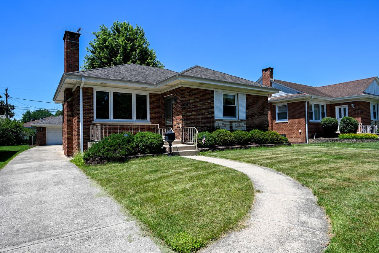 2250 Belleview Ave., Westchester, IL 60154