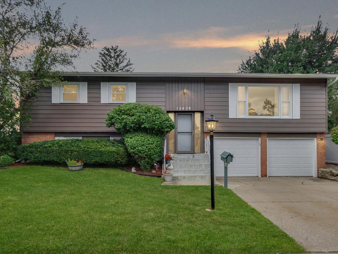 15406 Las Flores Ln., Oak Forest, IL 60452