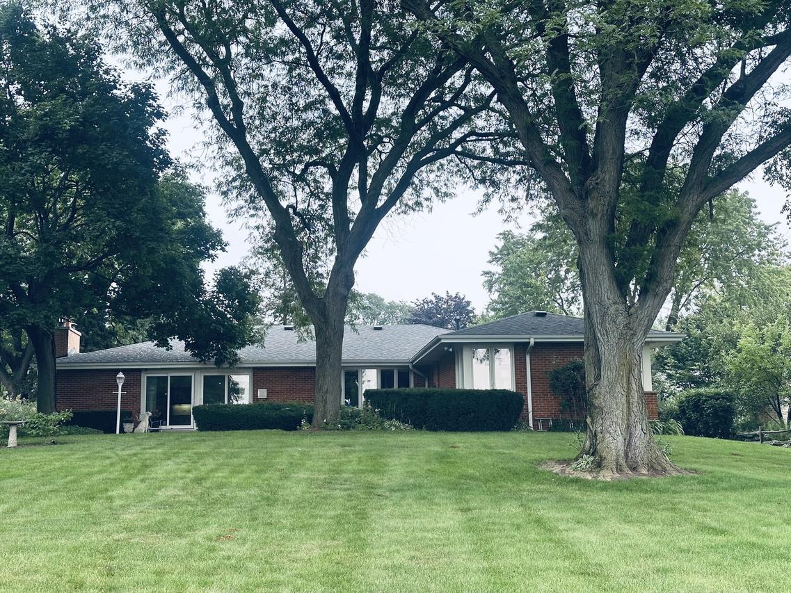 3483 Whirlaway Dr., Northbrook, IL 60062