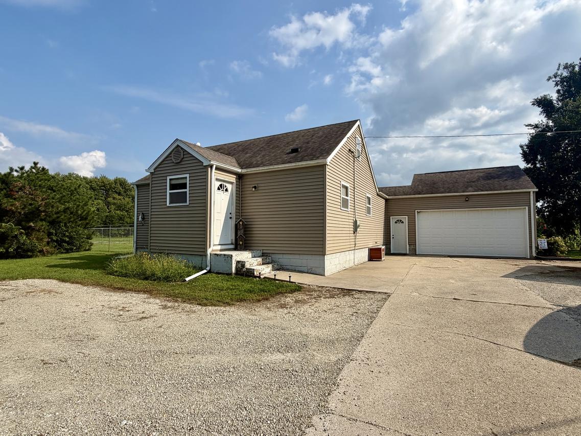 25103 Prophet Rd., Rock Falls, IL 61071