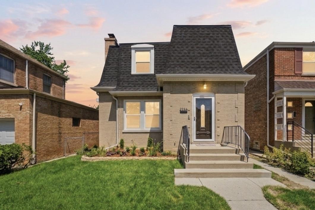 2724 W Jerome St., Chicago, IL 60645
