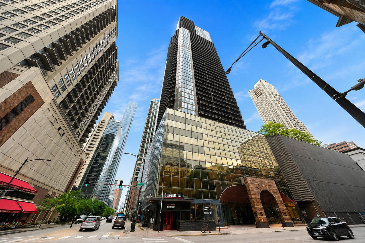10 E Ontario St. #4207, Chicago, IL 60611