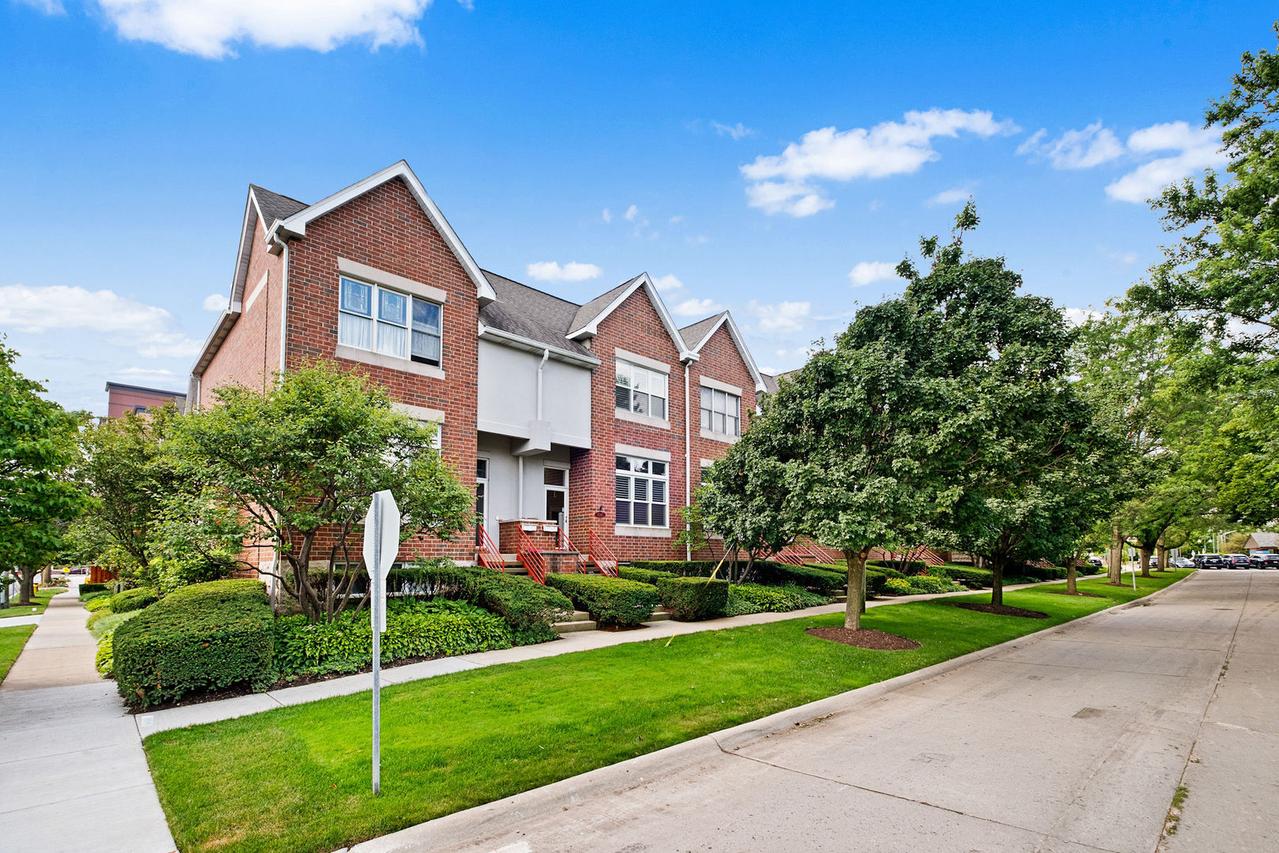 1845 Prairie St., Glenview, IL 60025