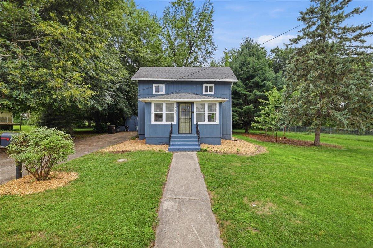 732 N Warren Ave., Freeport, IL 61032